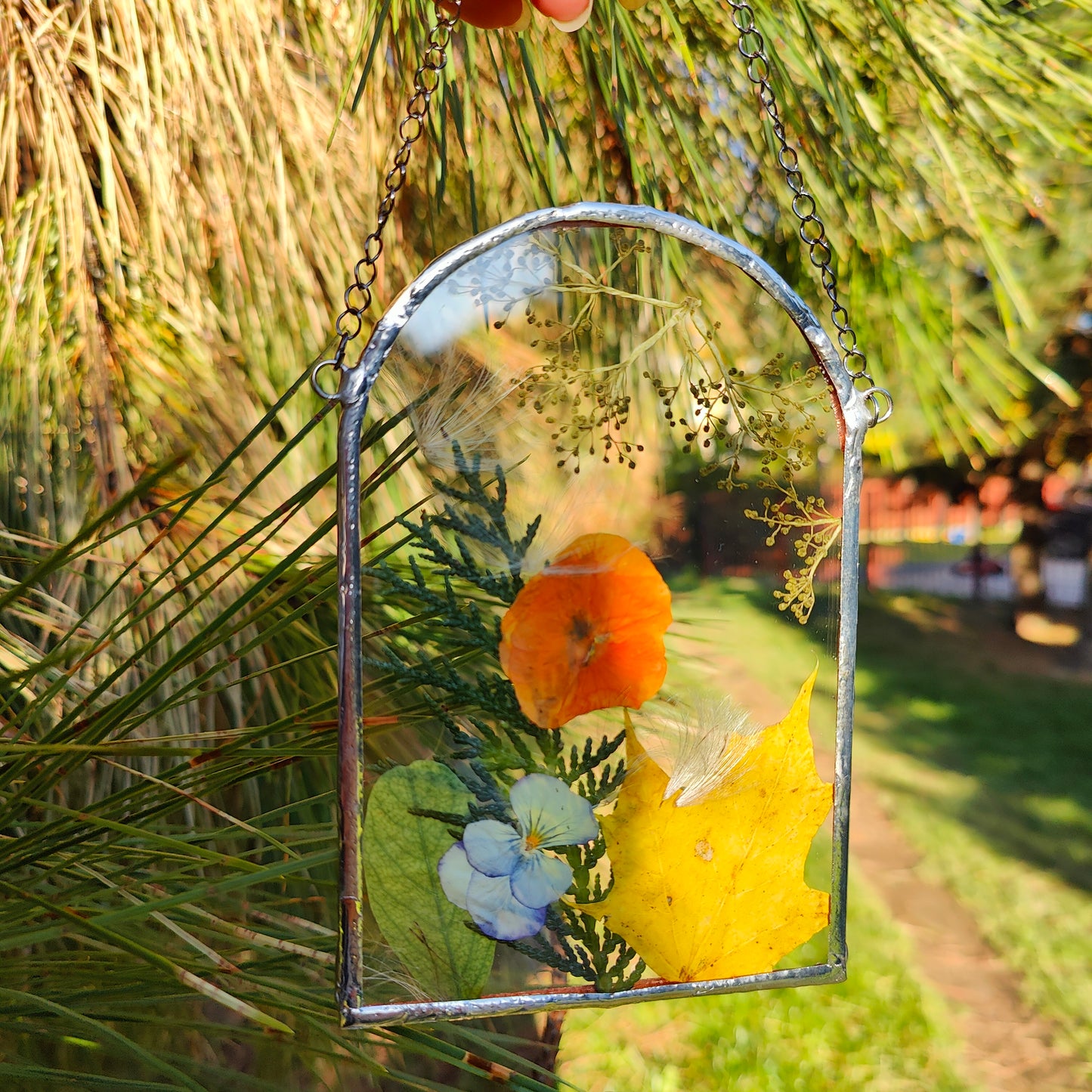 Pressed Autumn Leaves Frame | Handmade Herbarium Art | Dried Flower Suncatcher | Stained Glass Floating Frame Decor | Nature-Inspired Gift for Women and Men