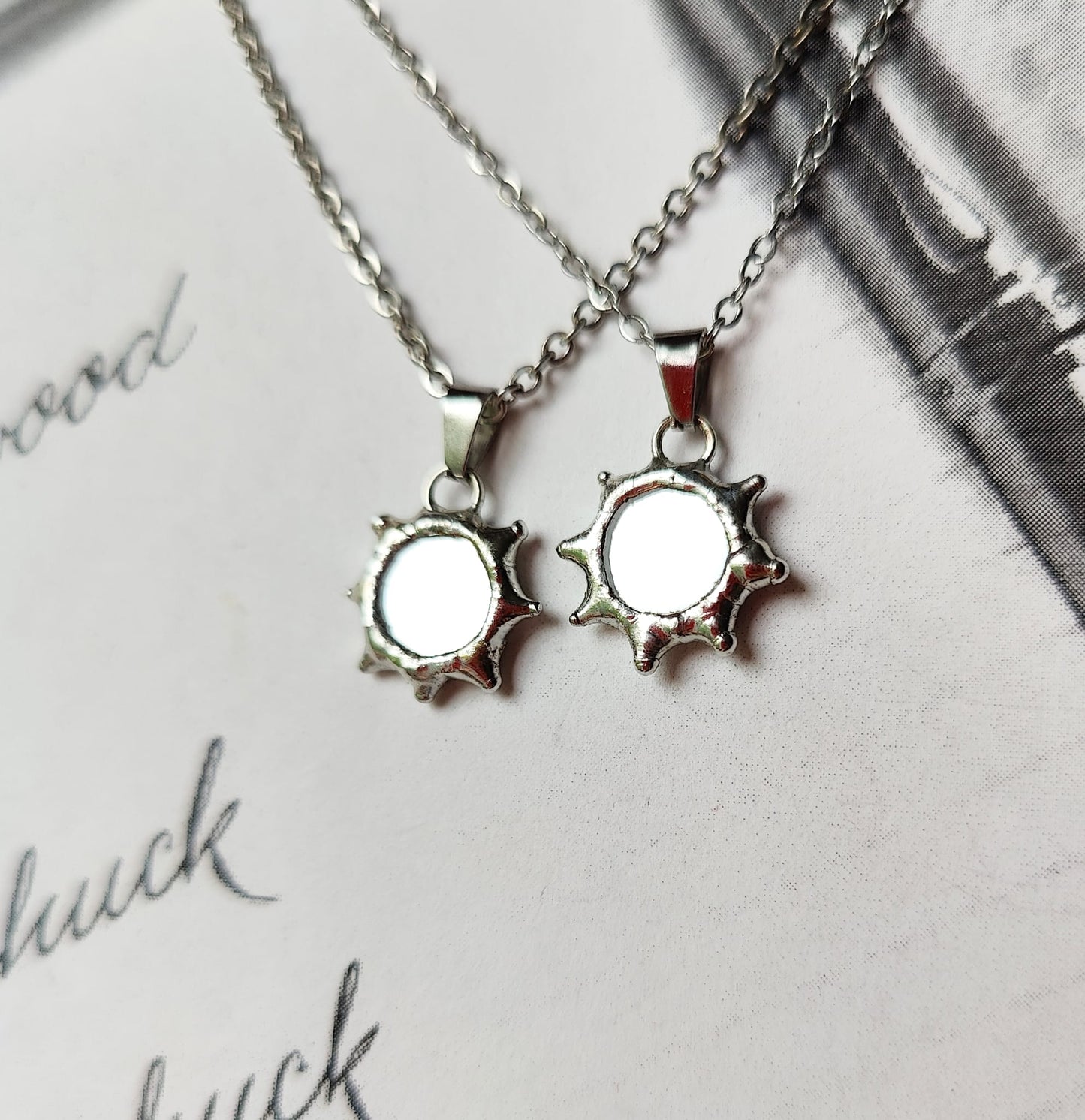 Double-Sided Mirror Necklace Sun – Paranormal Protection & Dark Academia Gothic Choker