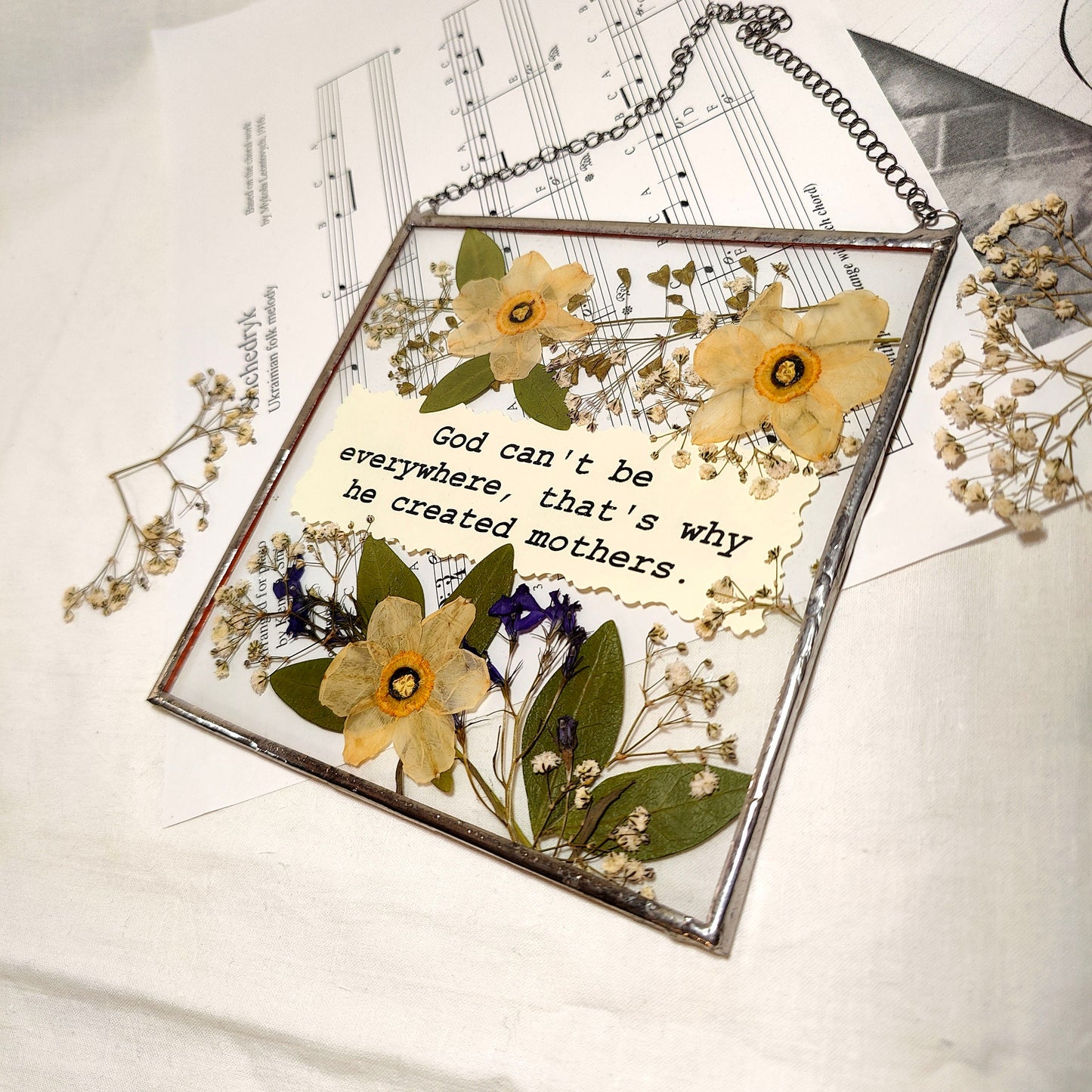 Herbarium Suncatcher and Stained Glass Delight - Perfect Mother's Day Gift for Mom - Pressed Flower Art, Suncatcher, Stained Glass Frame